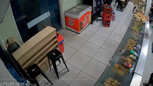 Failed Robbery in Brazil. Whoops the Cops were Right Behind Him