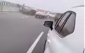Over 100 vehicles involved in expressway pile-up in China's Henan Province