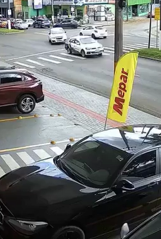 Uncontrolled truck hits several vehicles in Chapeco